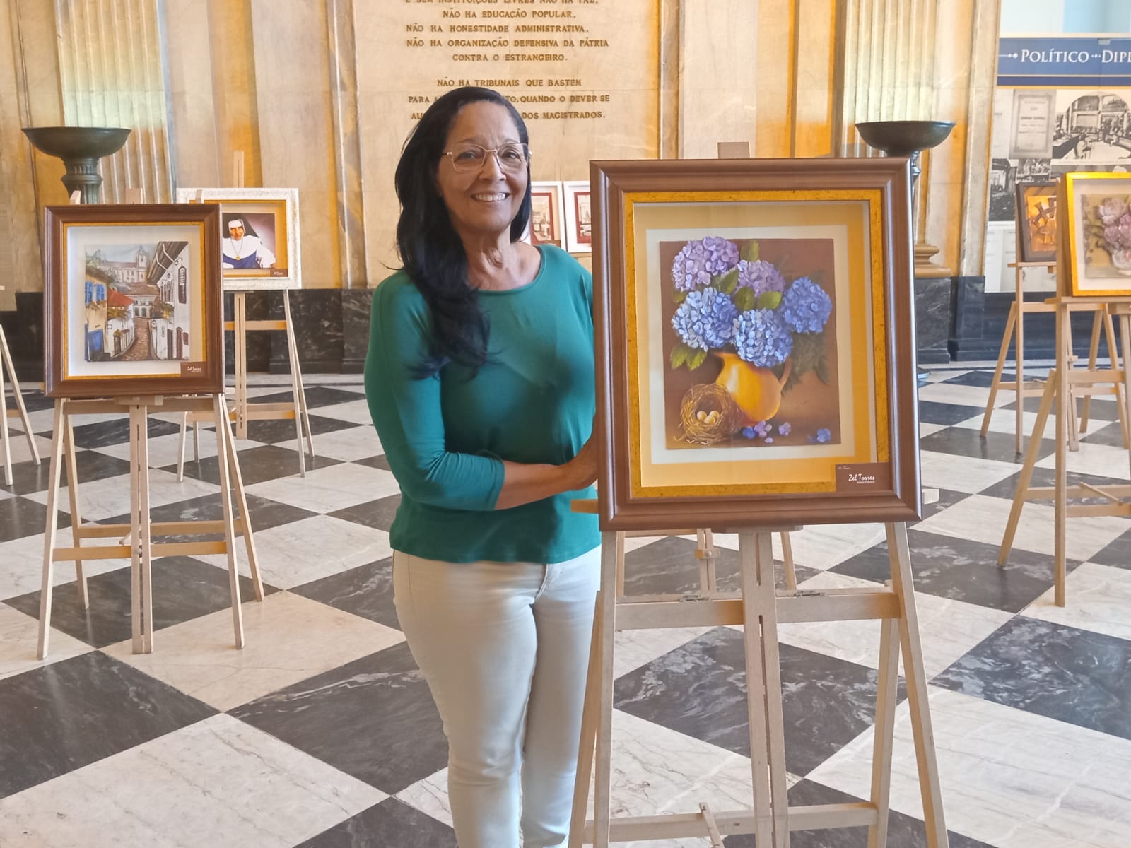 Fórum Ruy Barbosa expõe obras de arte de Hilzete Torres, até o dia 17 de maio   