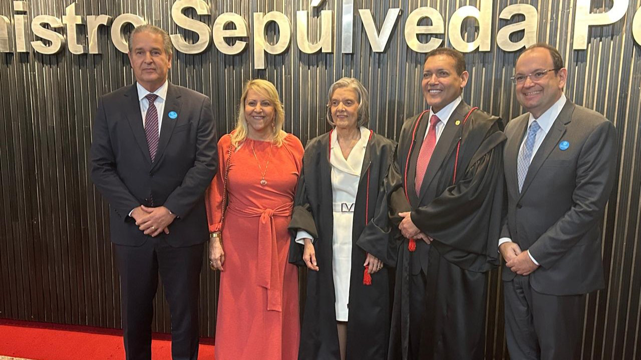 Desembargadora Presidente prestigia posse da Ministra Cármen Lúcia no TSE   