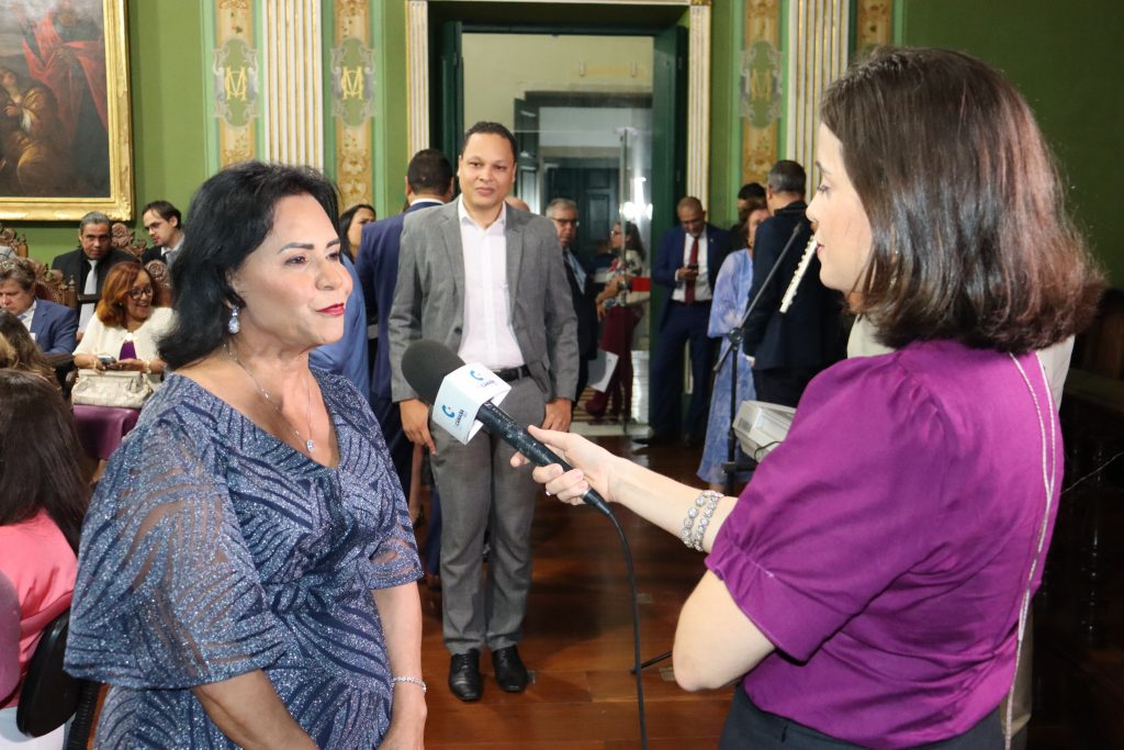 Desembargadora Maria de Fátima Carvalho recebe Medalha Mérito Ambiental Mário Leal Ferreira    