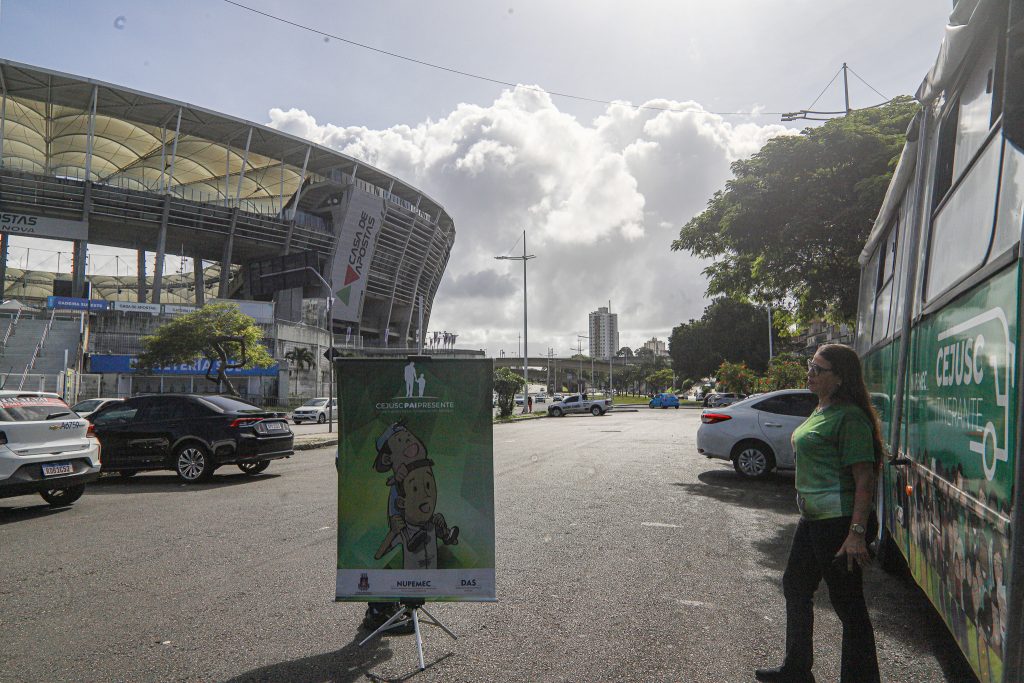 Ônibus itinerante do TJBA presta atendimento gratuito à população no estacionamento do Dique do Tororó até 14 de junho, durante a Semana da Conciliação