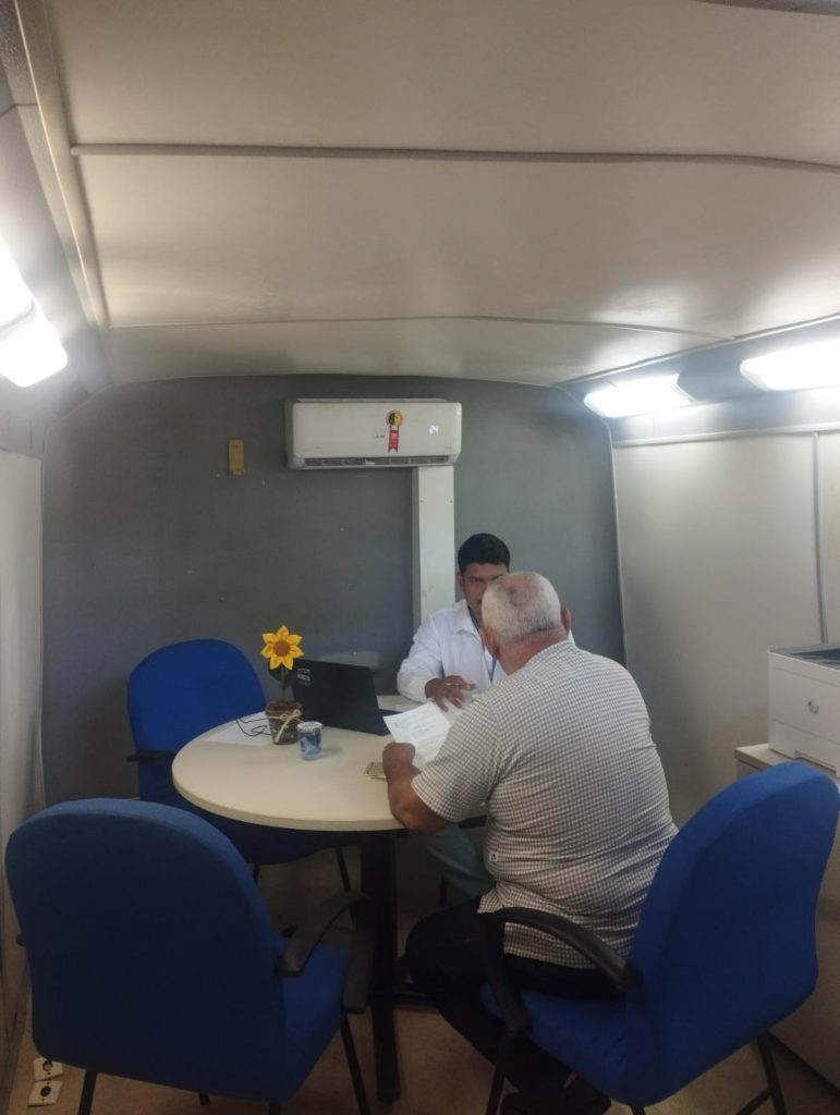 Ônibus itinerante do TJBA presta atendimento gratuito à população no estacionamento do Dique do Tororó até 14 de junho, durante a Semana da Conciliação