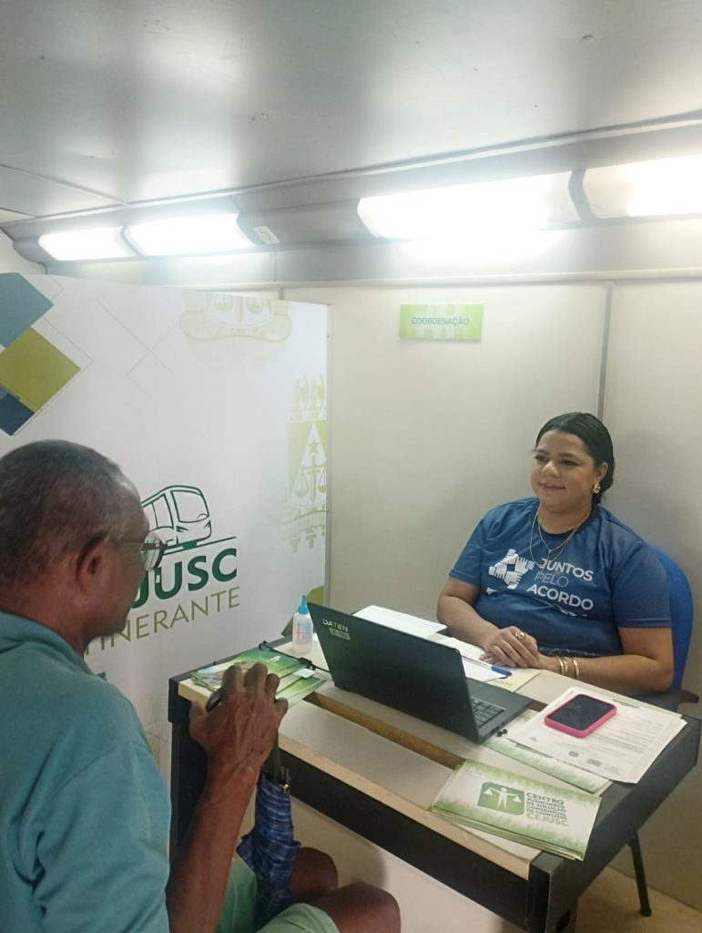 Ônibus itinerante do TJBA presta atendimento gratuito à população no estacionamento do Dique do Tororó até 14 de junho, durante a Semana da Conciliação