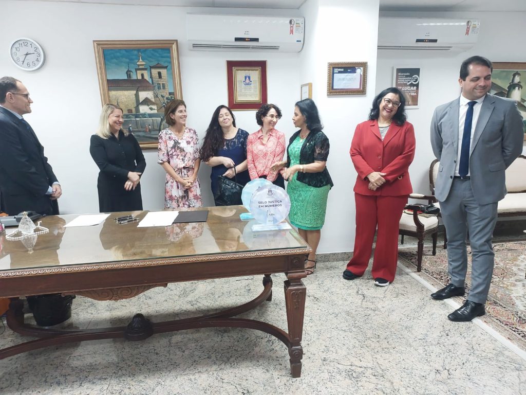 TJBA renova Termo de Cooperação com o Centro Universitário Jorge Amado; parceria mantém a 3ª Vara de Violência contra a Mulher na instituição de ensino