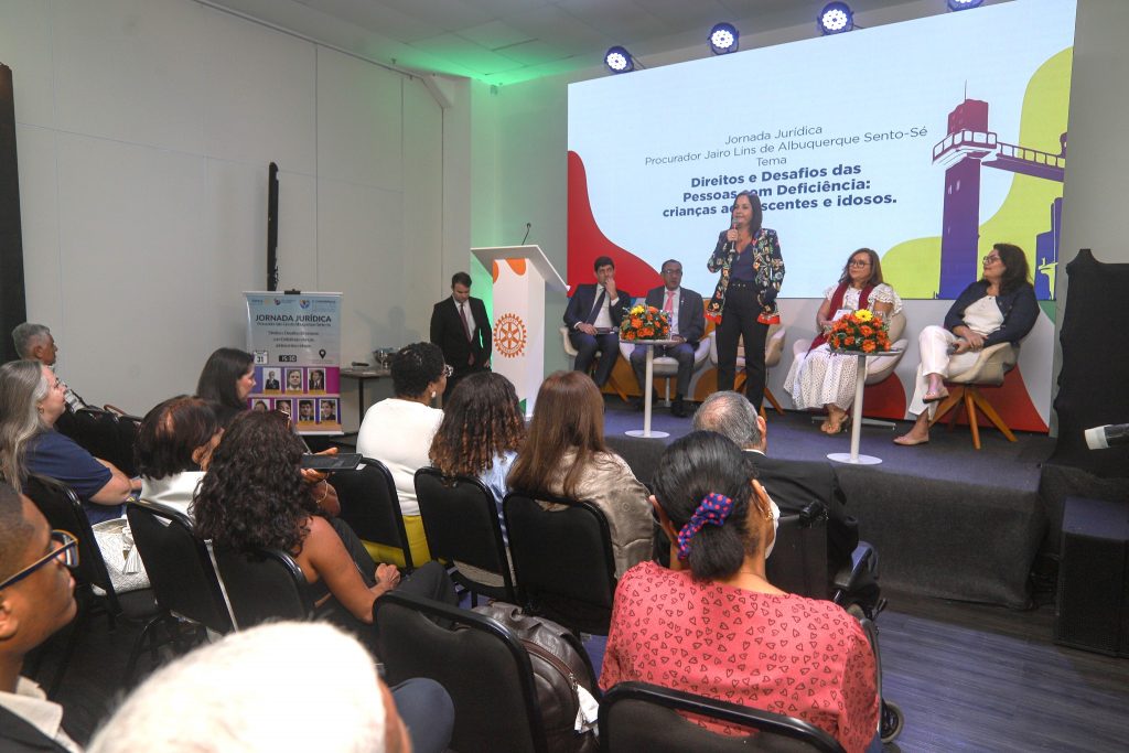 Integrantes da Comissão Permanente de Acessibilidade e Inclusão participam da 5ª Conferência Distrital do Rotary    