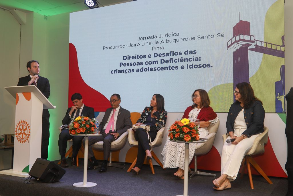 Integrantes da Comissão Permanente de Acessibilidade e Inclusão participam da 5ª Conferência Distrital do Rotary    