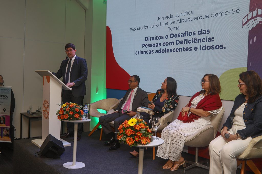 Integrantes da Comissão Permanente de Acessibilidade e Inclusão participam da 5ª Conferência Distrital do Rotary    