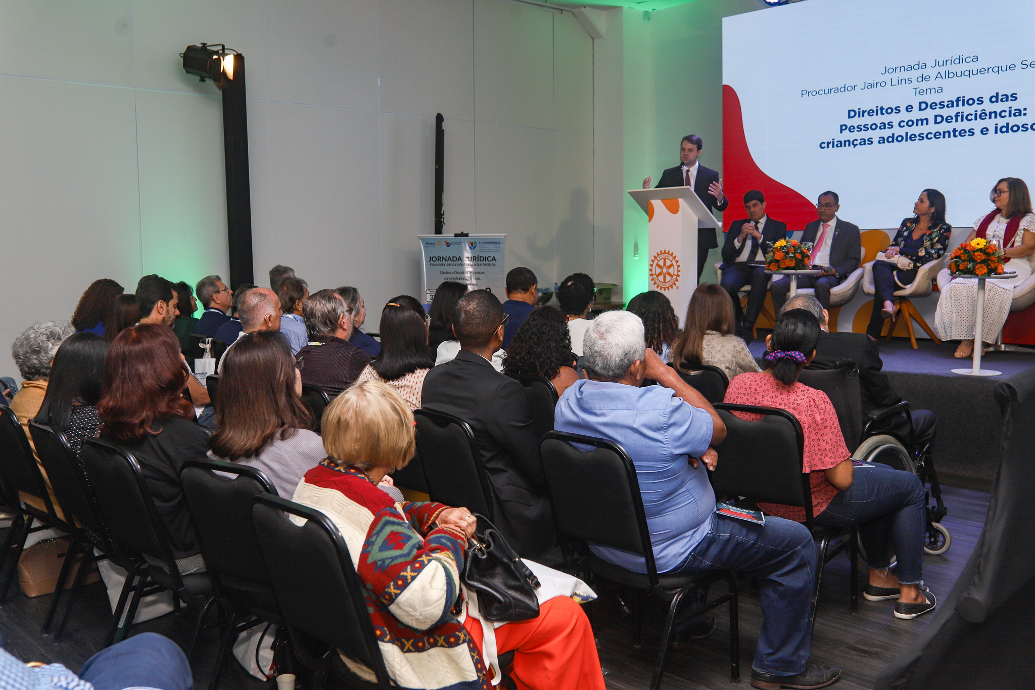 Integrantes da Comissão Permanente de Acessibilidade e Inclusão participam da 5ª Conferência Distrital do Rotary    