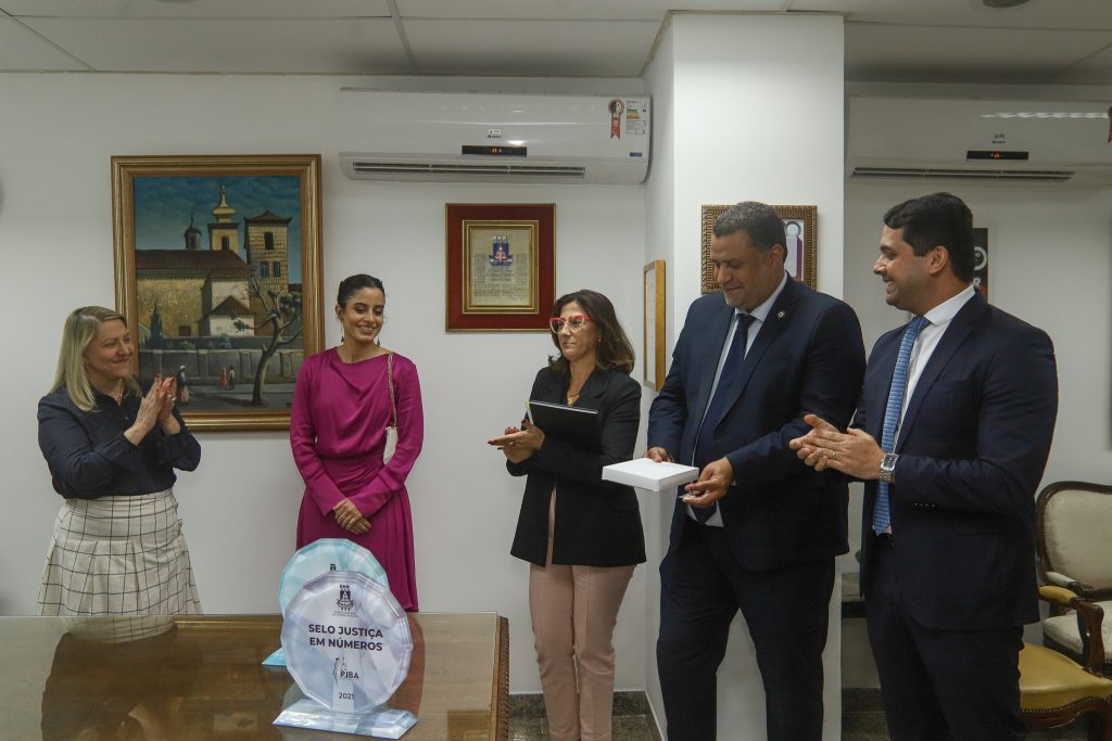 TJBA empossa nova Juíza aprovada em concurso público  