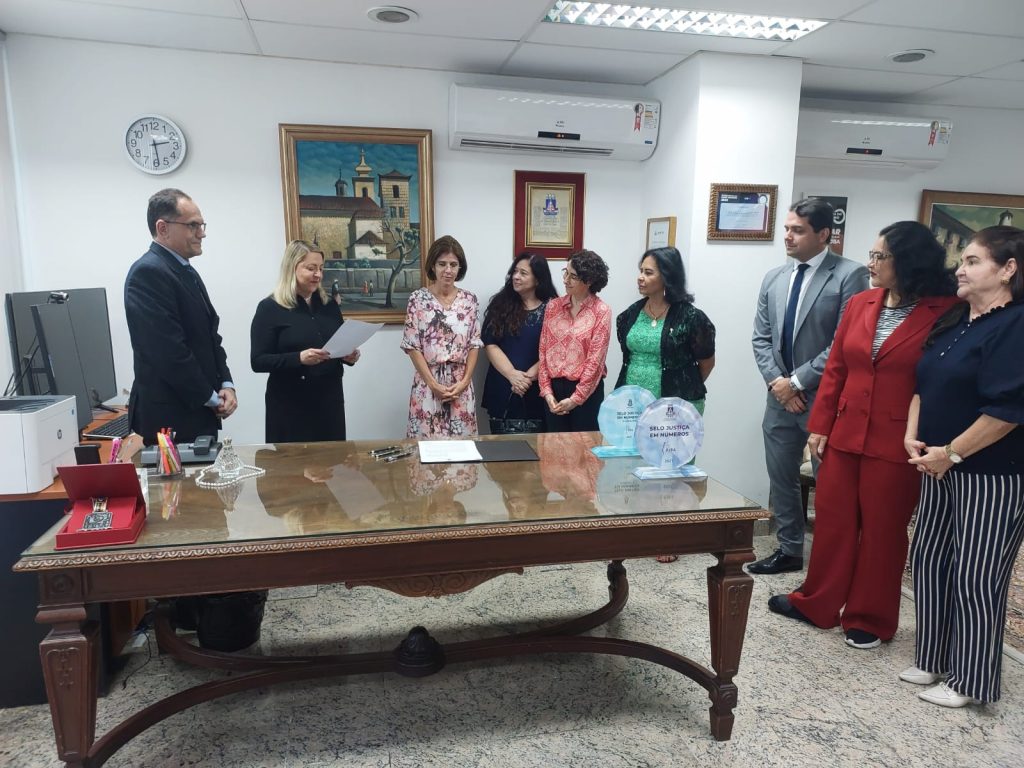 TJBA renova Termo de Cooperação com o Centro Universitário Jorge Amado; parceria mantém a 3ª Vara de Violência contra a Mulher na instituição de ensino
