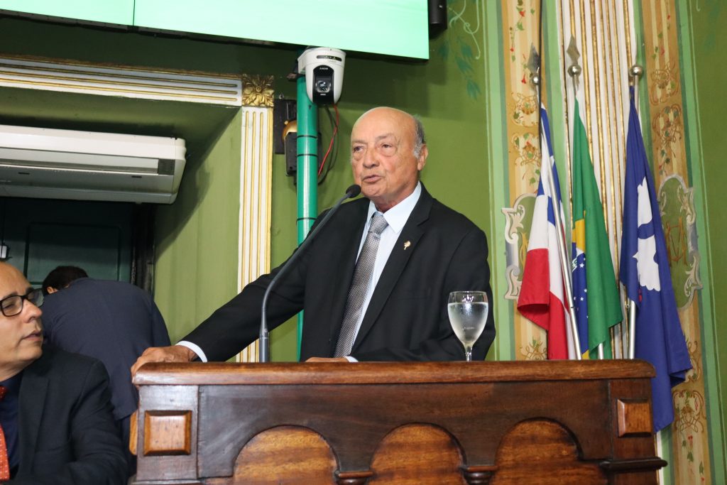 Desembargadora Maria de Fátima Carvalho recebe Medalha Mérito Ambiental Mário Leal Ferreira    