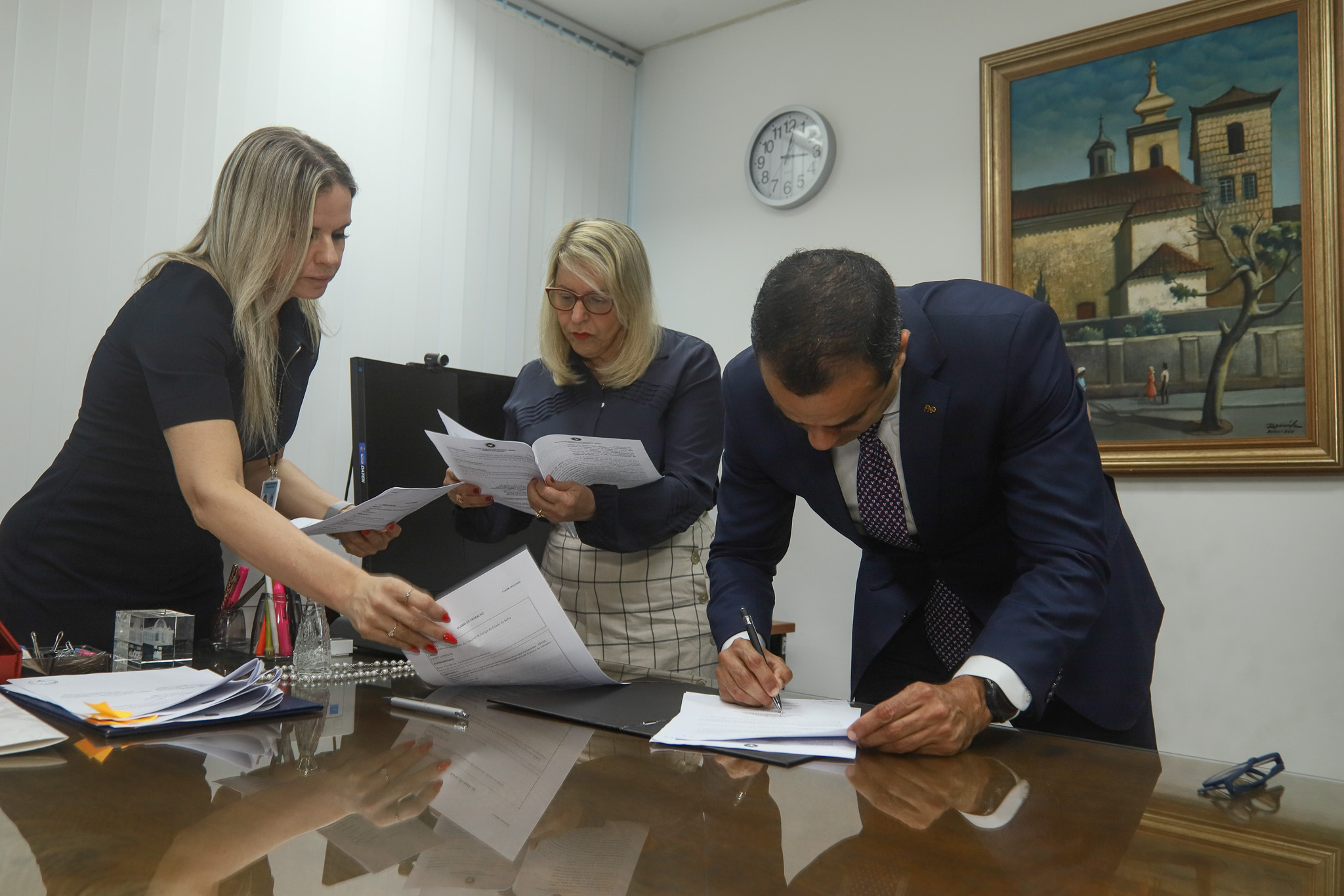 Termo de Cooperação do TJBA com a Prefeitura disponibiliza gratuidade de estacionamento zona azul para Oficiais de Justiça    