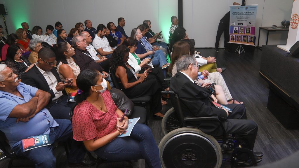 Integrantes da Comissão Permanente de Acessibilidade e Inclusão participam da 5ª Conferência Distrital do Rotary    