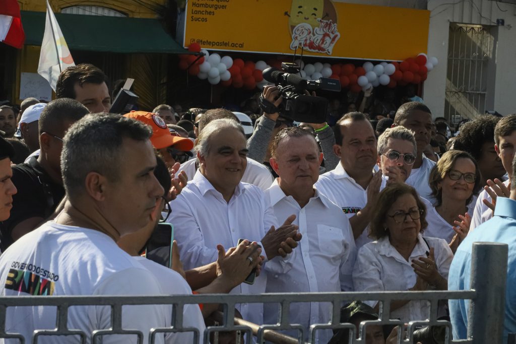 Desembargador do TJBA marca presença no desfile cívico em comemoração aos 201 anos de Independência da Bahia  