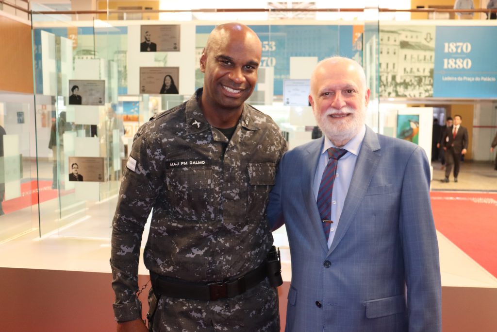 Aposição da foto do Desembargador Nilson Soares Castelo Branco é marcada por homenagens; ele é o 52º na Galeria de Ex-Presidentes da Corte   