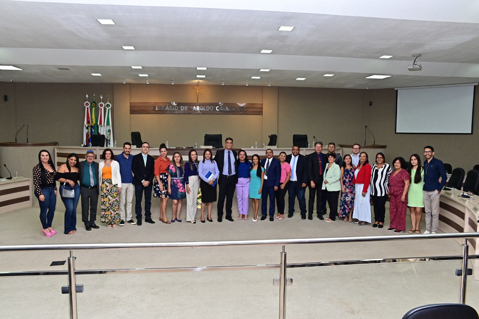 Juiz da Comarca de Barreiras participa de Tribuna Popular na Câmara de Vereadores sobre o tema “Família Acolhedora”    