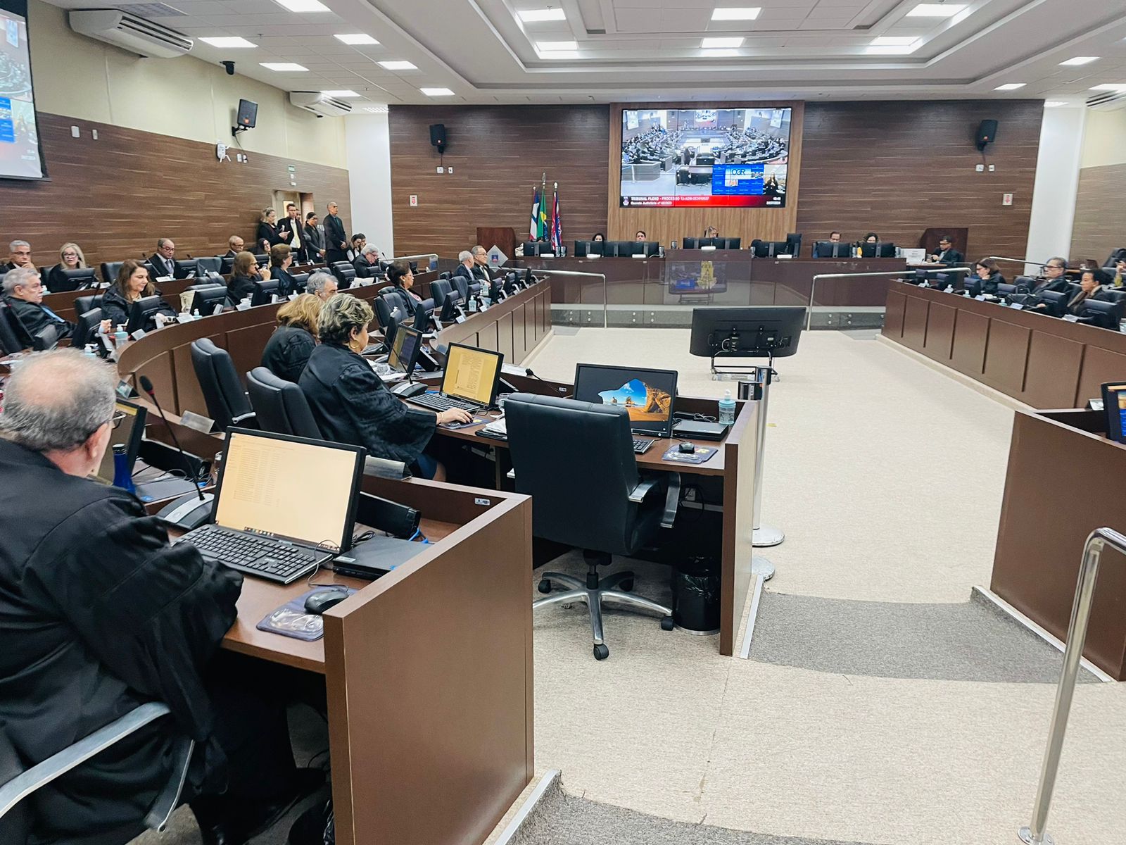 Tribunal de Justiça da Bahia aprova auxílio-saúde e programa de preparação para a aposentadoria; ações valorizam magistrados e servidores inativos   