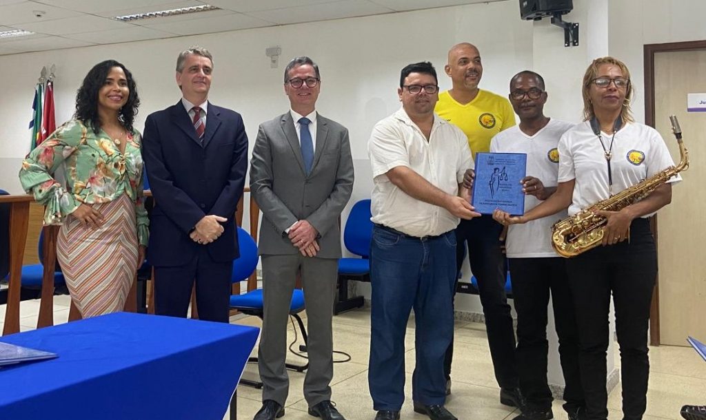 Porto Seguro: TJBA entrega R$ 162 mil provenientes de transações penais para 15 instituições sociais