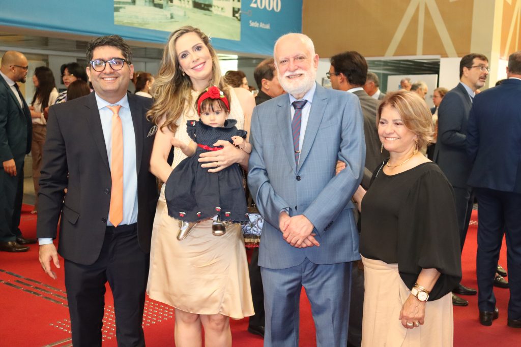 Aposição da foto do Desembargador Nilson Soares Castelo Branco é marcada por homenagens; ele é o 52º na Galeria de Ex-Presidentes da Corte   