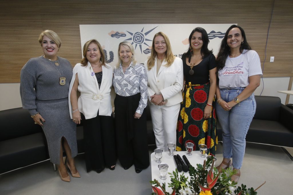 Primeiros dois dias da 27ª Semana da Justiça pela Paz em Casa integram ações e debates focados no cuidado e no suporte da mulher  