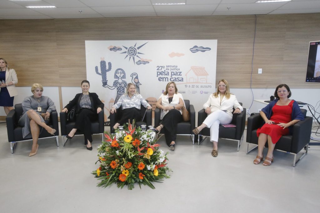 Primeiros dois dias da 27ª Semana da Justiça pela Paz em Casa integram ações e debates focados no cuidado e no suporte da mulher  