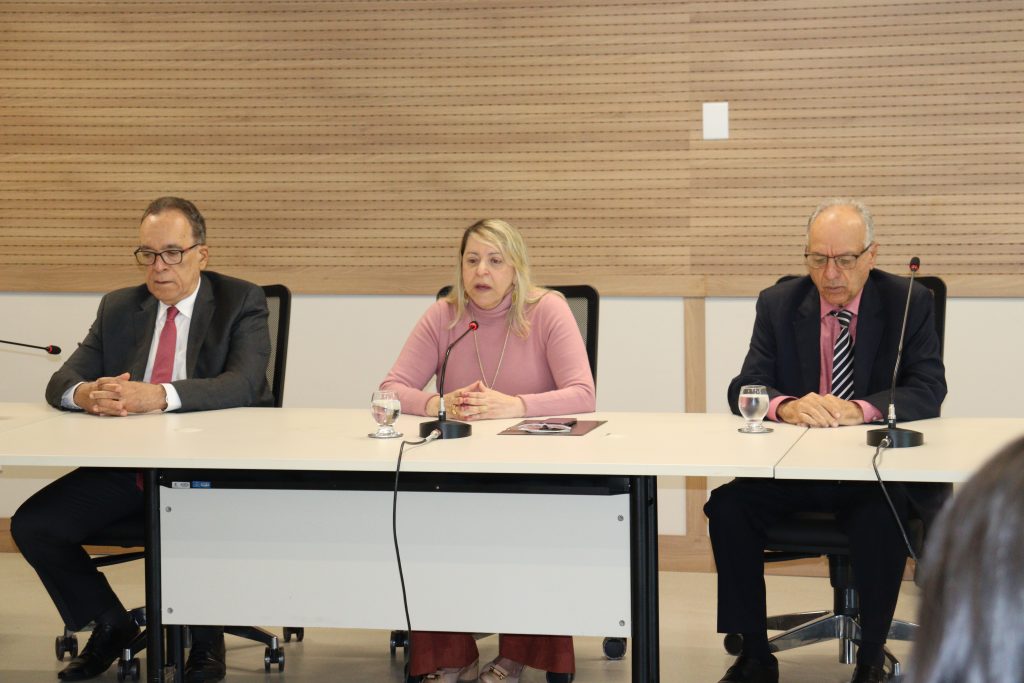 Presidente do TJBA realiza reunião para tratar de assuntos administrativos   