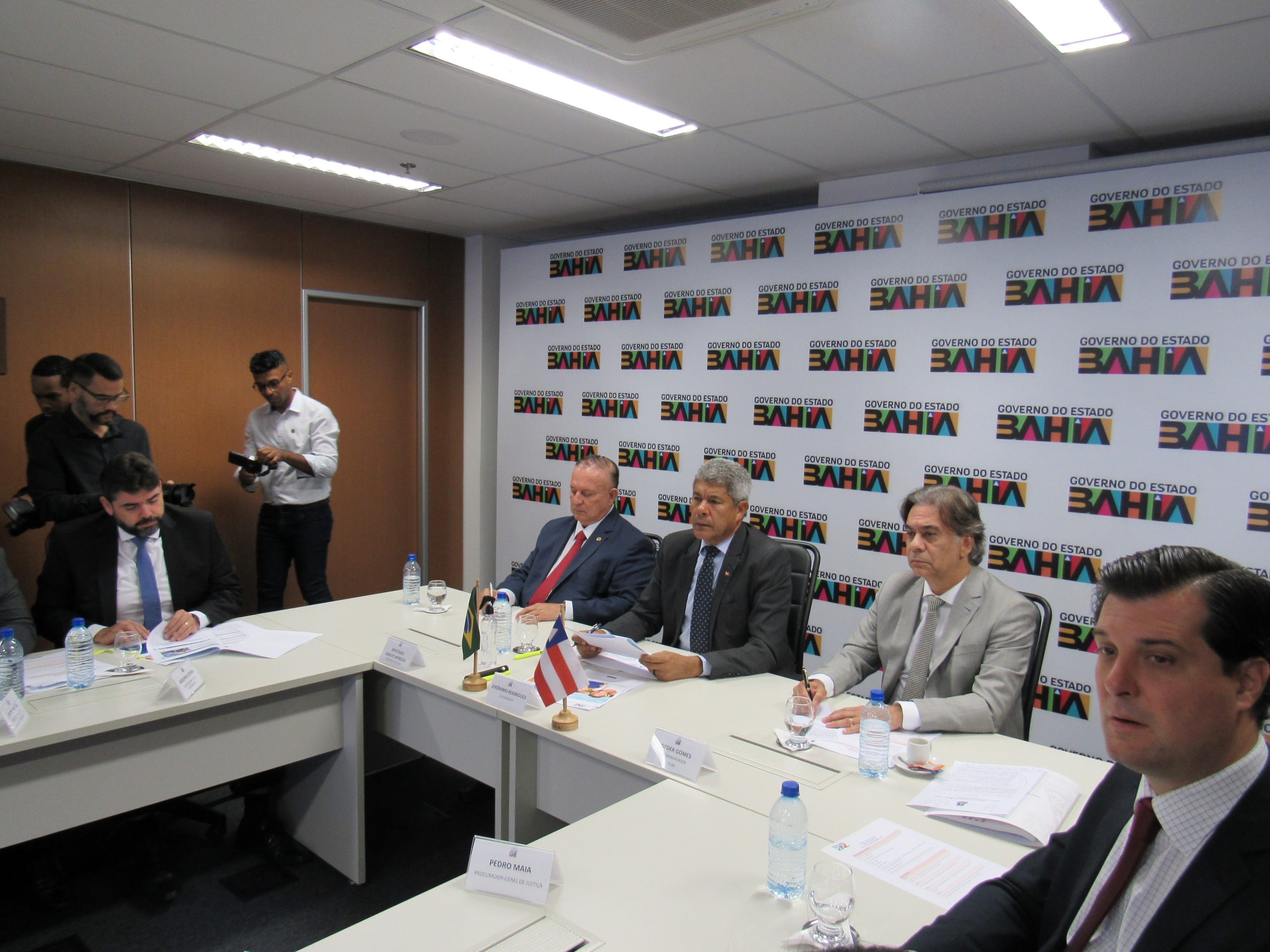 TJBA participa da 4ª Reunião do Comitê de Governança do Programa Bahia pela Paz; encontro debateu audiências de custódia    