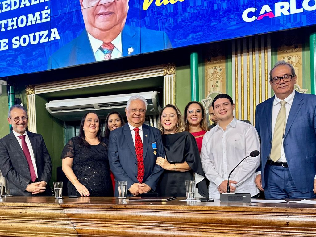 Desembargadora representa Presidente do Tribunal de Justiça do Estado da Bahia em entrega da Medalha Thomé de Souza    