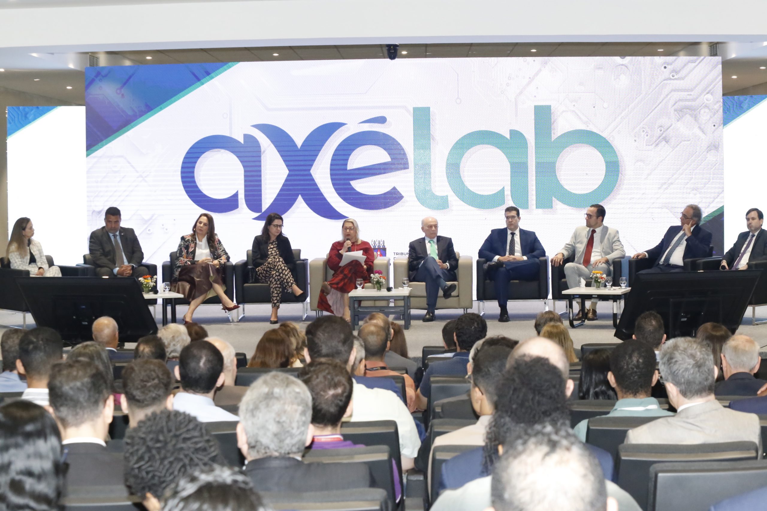 Presidente do TJBA inaugura laboratório de tecnologia e inovação: “o AxéLab proporcionará muitos projetos bons e que serão disseminados por todo país”  