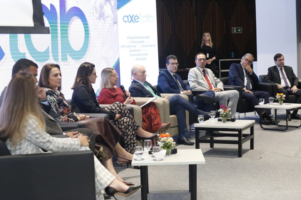 Presidente do TJBA inaugura laboratório de tecnologia e inovação: “o AxéLab proporcionará muitos projetos bons e que serão disseminados por todo país”  