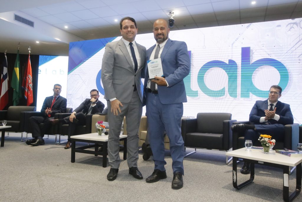 Presidente do TJBA inaugura laboratório de tecnologia e inovação: “o AxéLab proporcionará muitos projetos bons e que serão disseminados por todo país”  