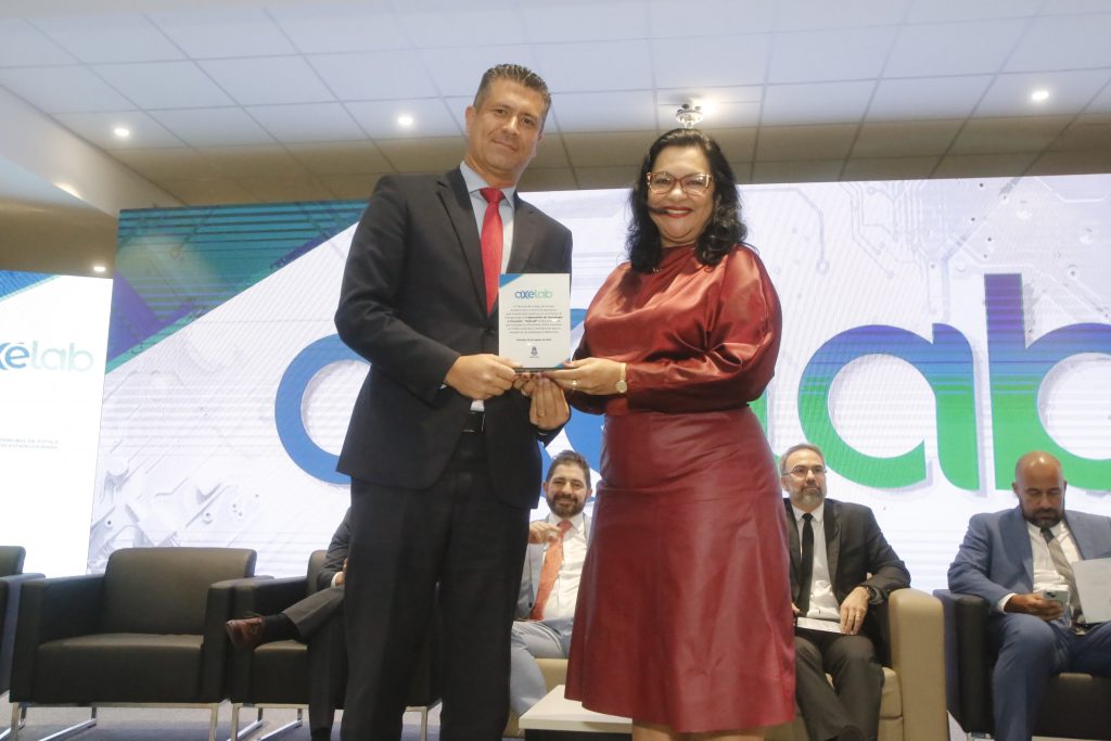 Presidente do TJBA inaugura laboratório de tecnologia e inovação: “o AxéLab proporcionará muitos projetos bons e que serão disseminados por todo país”  