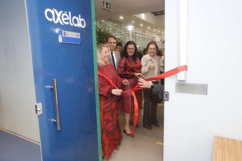 Presidente do TJBA inaugura laboratório de tecnologia e inovação: “o AxéLab proporcionará muitos projetos bons e que serão disseminados por todo país”  