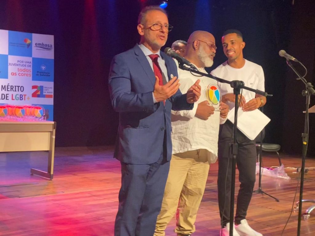 Comissão do TJBA é homenageada com troféu no 12º Prêmio Ordem do Mérito Cultural da Diversidade LGBT+   