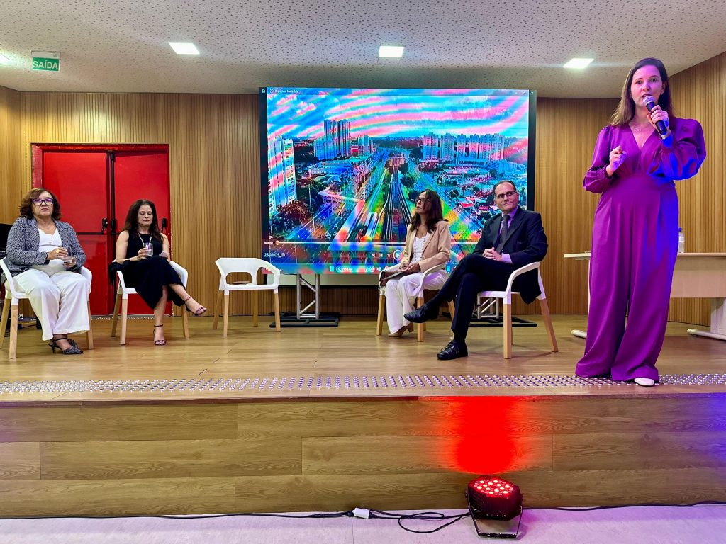 Desembargadora do TJBA defende a participação feminina nos espaços de poder em evento promovido por Centro Universitário   