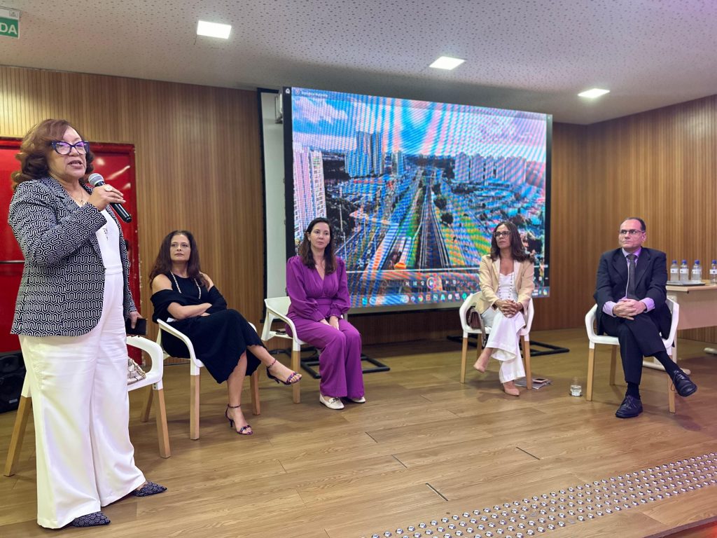 Desembargadora do TJBA defende a participação feminina nos espaços de poder em evento promovido por Centro Universitário   