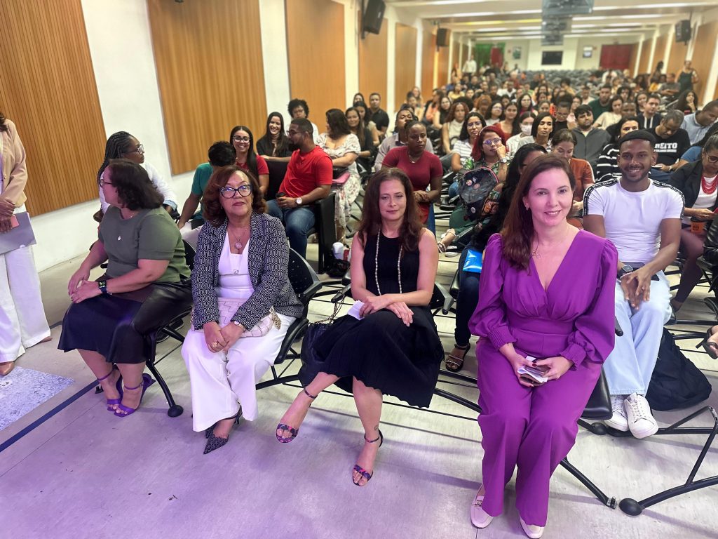 Desembargadora do TJBA defende a participação feminina nos espaços de poder em evento promovido por Centro Universitário   