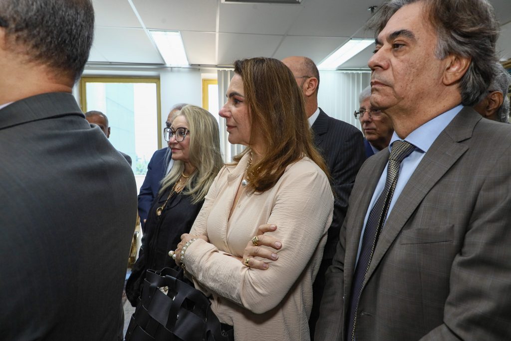 Juiz Renato Ribeiro Marques da Costa toma posse como Desembargador do TJBA; cerimônia lotou o Gabinete da Presidência   