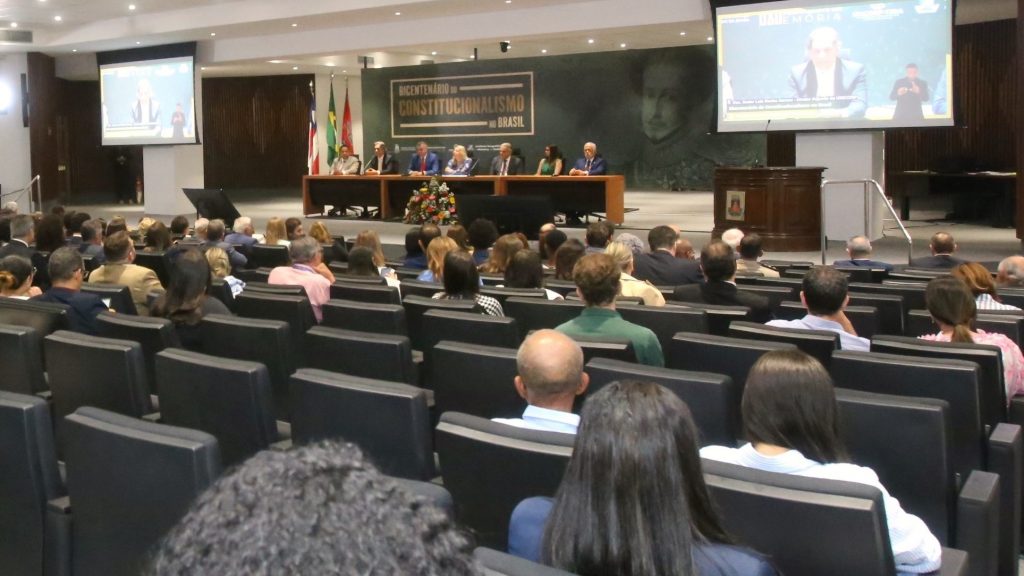 Evento Bicentenário do Constitucionalismo no Brasil discute a origem e as conexões do pensamento constitucional    