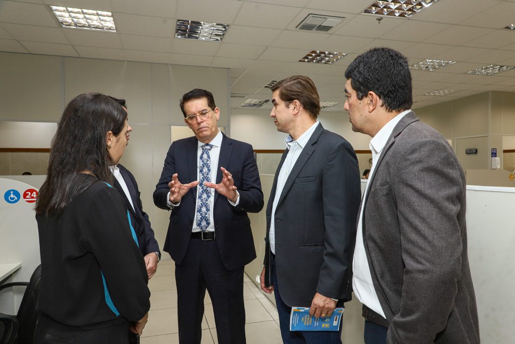 Desembargador do TJBA participa de inauguração da Central de Atendimento à Pessoa com Deficiência no SAC do Shopping da Bahia    