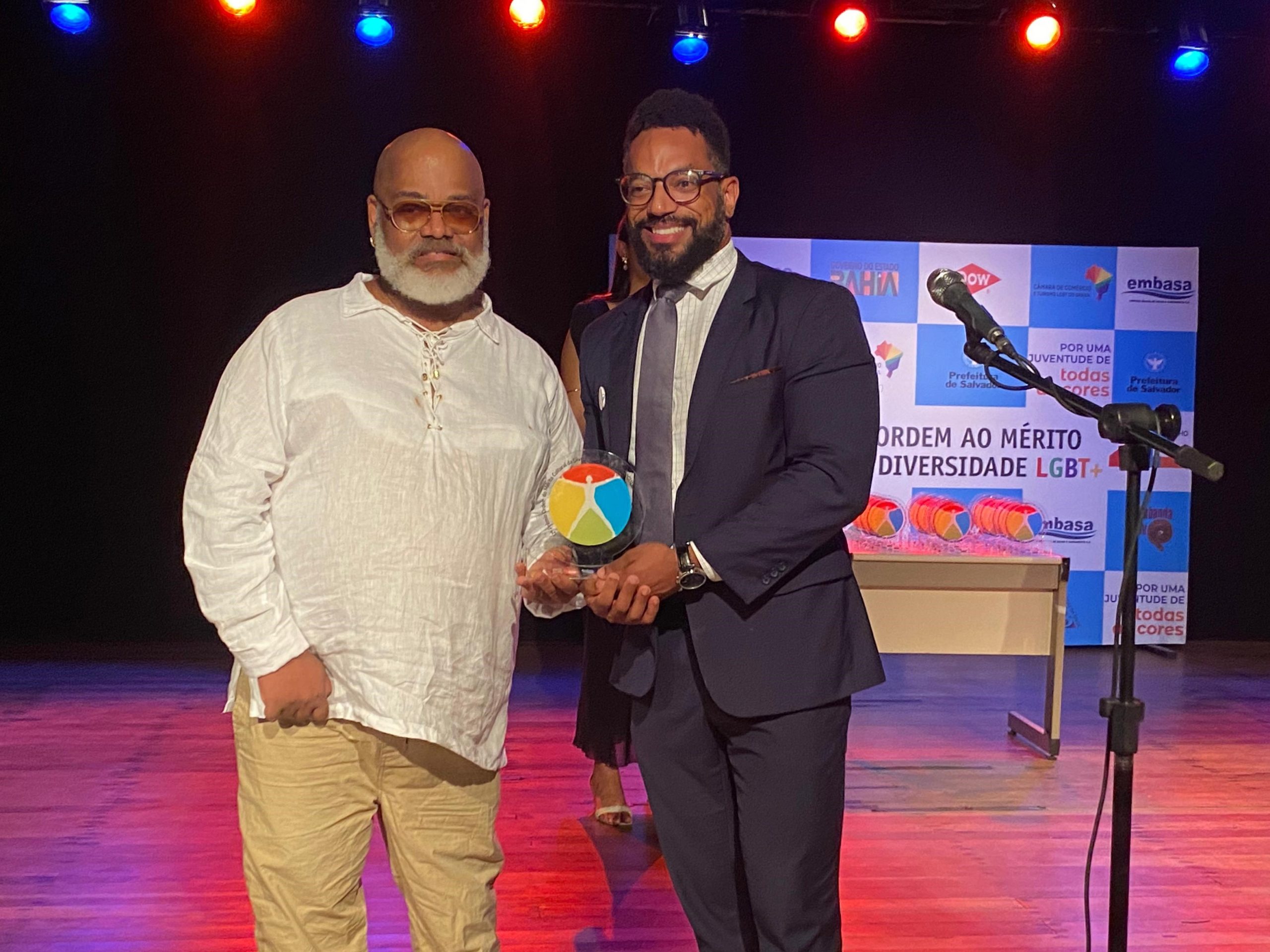 Comissão do TJBA é homenageada com troféu no 12º Prêmio Ordem do Mérito Cultural da Diversidade LGBT+   