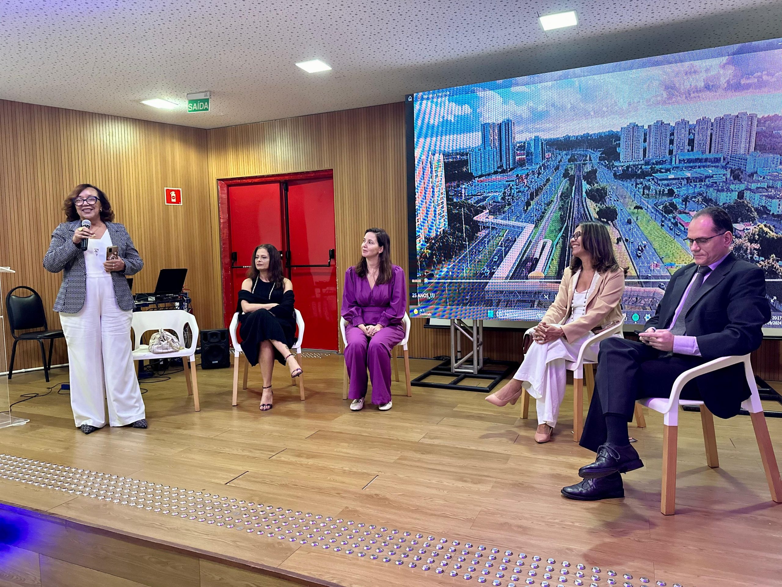 Desembargadora do TJBA defende a participação feminina nos espaços de poder em evento promovido por Centro Universitário   