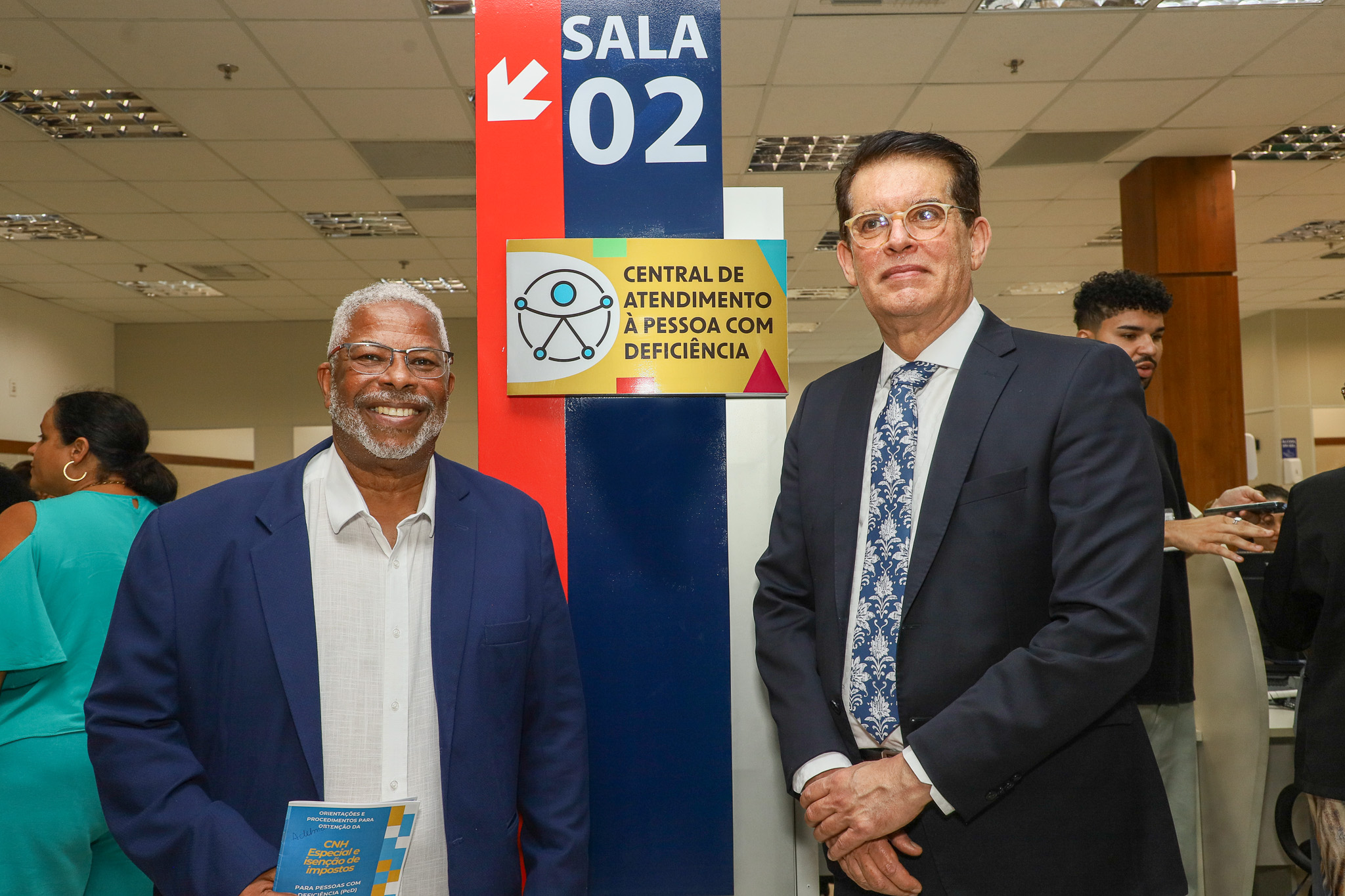 Desembargador do TJBA participa de inauguração da Central de Atendimento à Pessoa com Deficiência no SAC do Shopping da Bahia    
