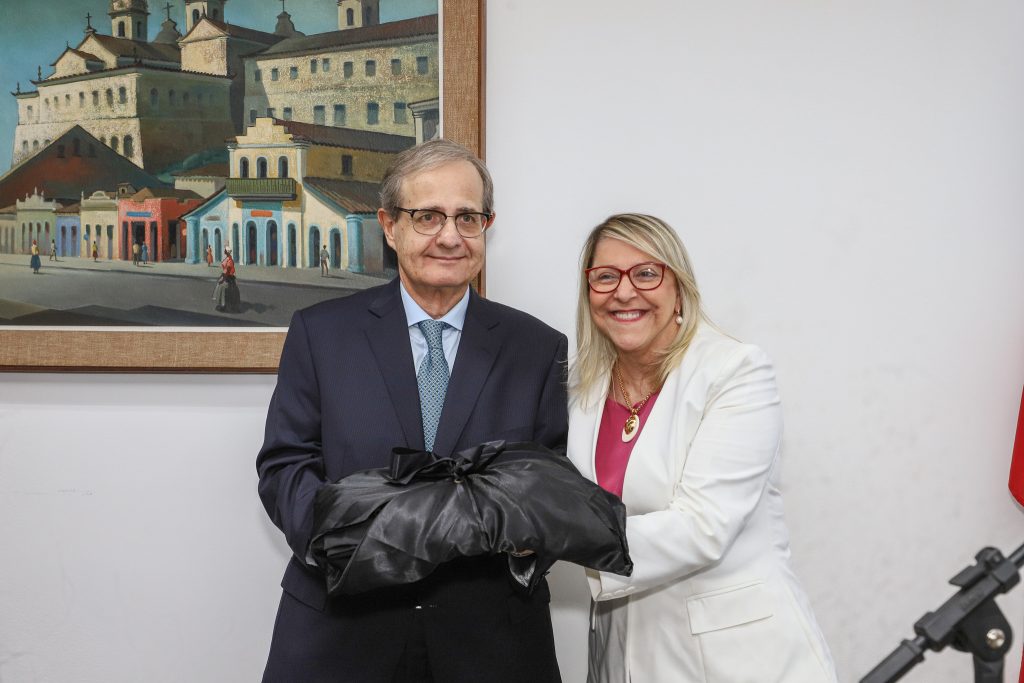 Juiz Renato Ribeiro Marques da Costa toma posse como Desembargador do TJBA; cerimônia lotou o Gabinete da Presidência   