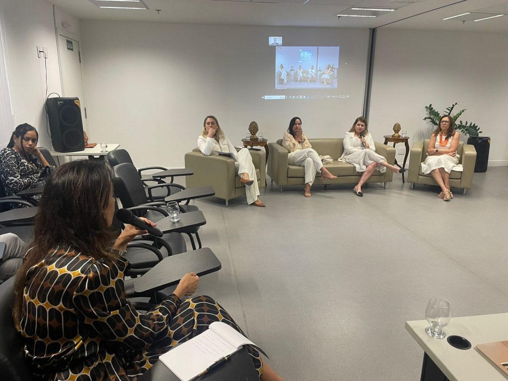 Fórum Permanente de Relações de Consumo debate o autismo e alerta para a prudência no tratamento de crianças com o espectro    