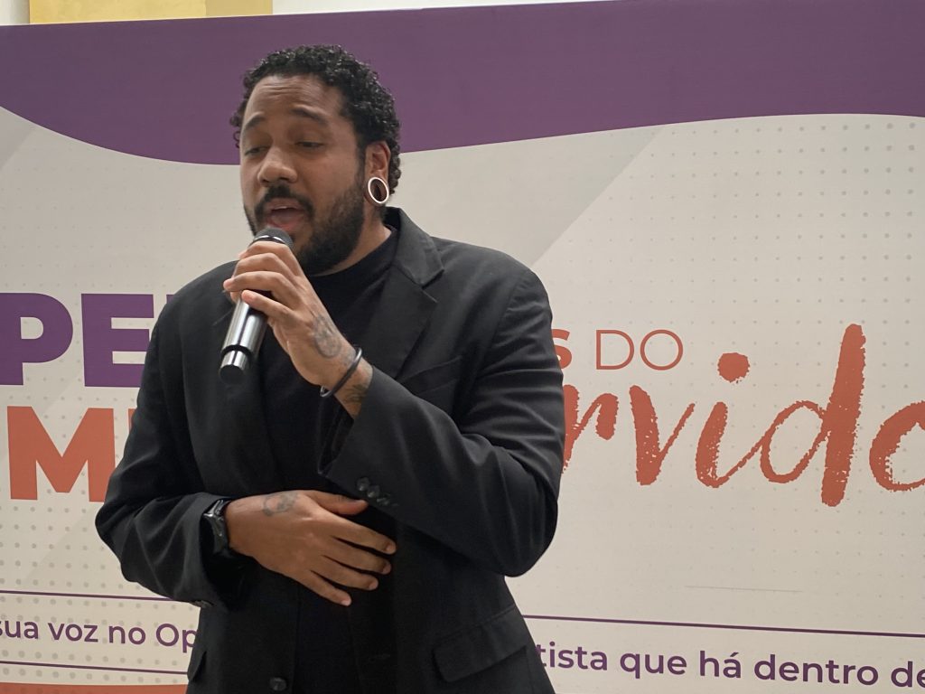 Karaokê anima o Mês do Servidor no TJBA   