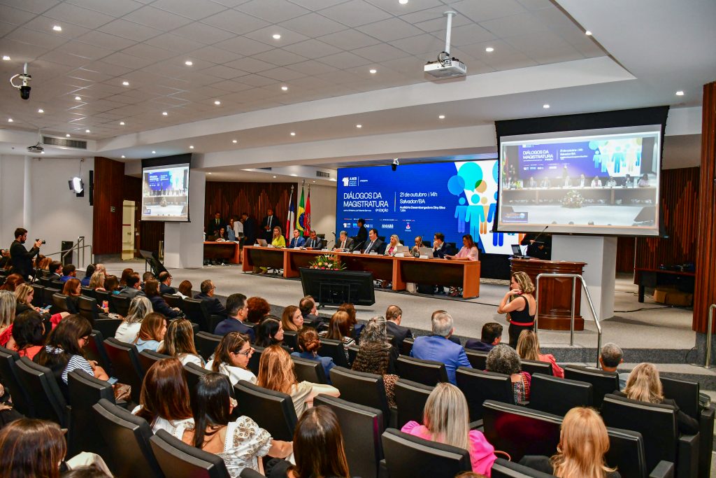 Juízes do TJBA se reúnem com Presidente do STF durante o Programa Diálogos da Magistratura; temas de interesse da categoria e da sociedade foram tratados em Salvador   
