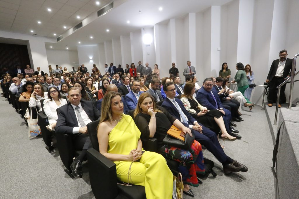 Presidente do STF e do CNJ, Ministro Luís Roberto Barroso, palestra no I Seminário da Linguagem Simples, promovido pelo TJBA: “Não devemos transformar a linguagem em um instrumento de poder e exclusão”    