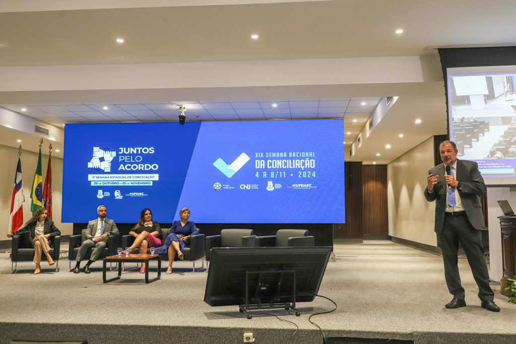 TJBA inicia Semanas de Conciliação; evento de abertura é marcado por premiação e assinatura de termo    