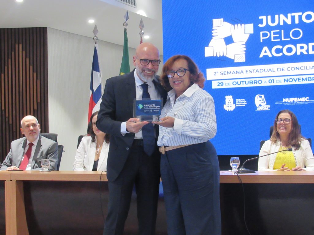 TJBA inicia Semanas de Conciliação; evento de abertura é marcado por premiação e assinatura de termo    