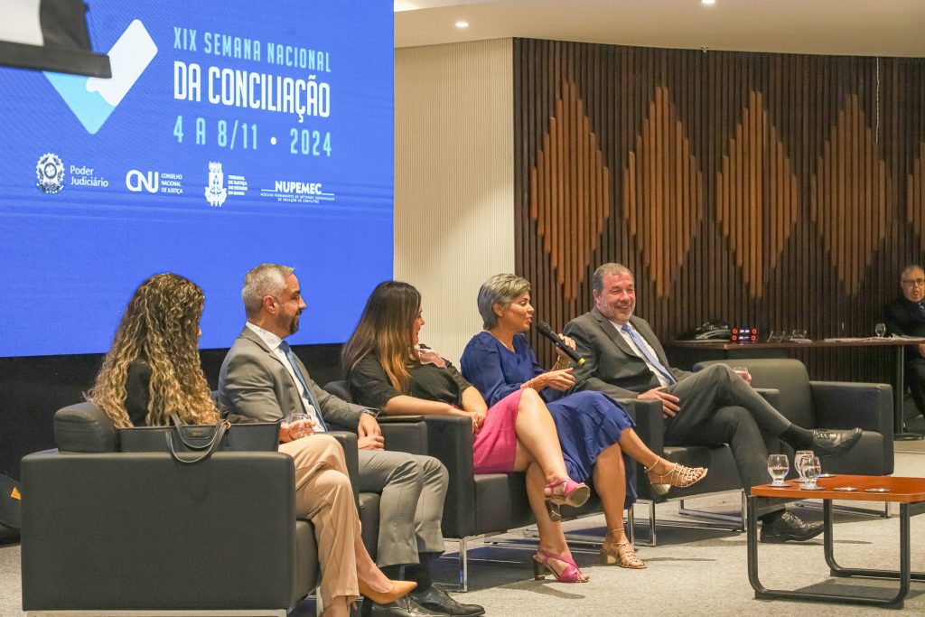 TJBA inicia Semanas de Conciliação; evento de abertura é marcado por premiação e assinatura de termo    
